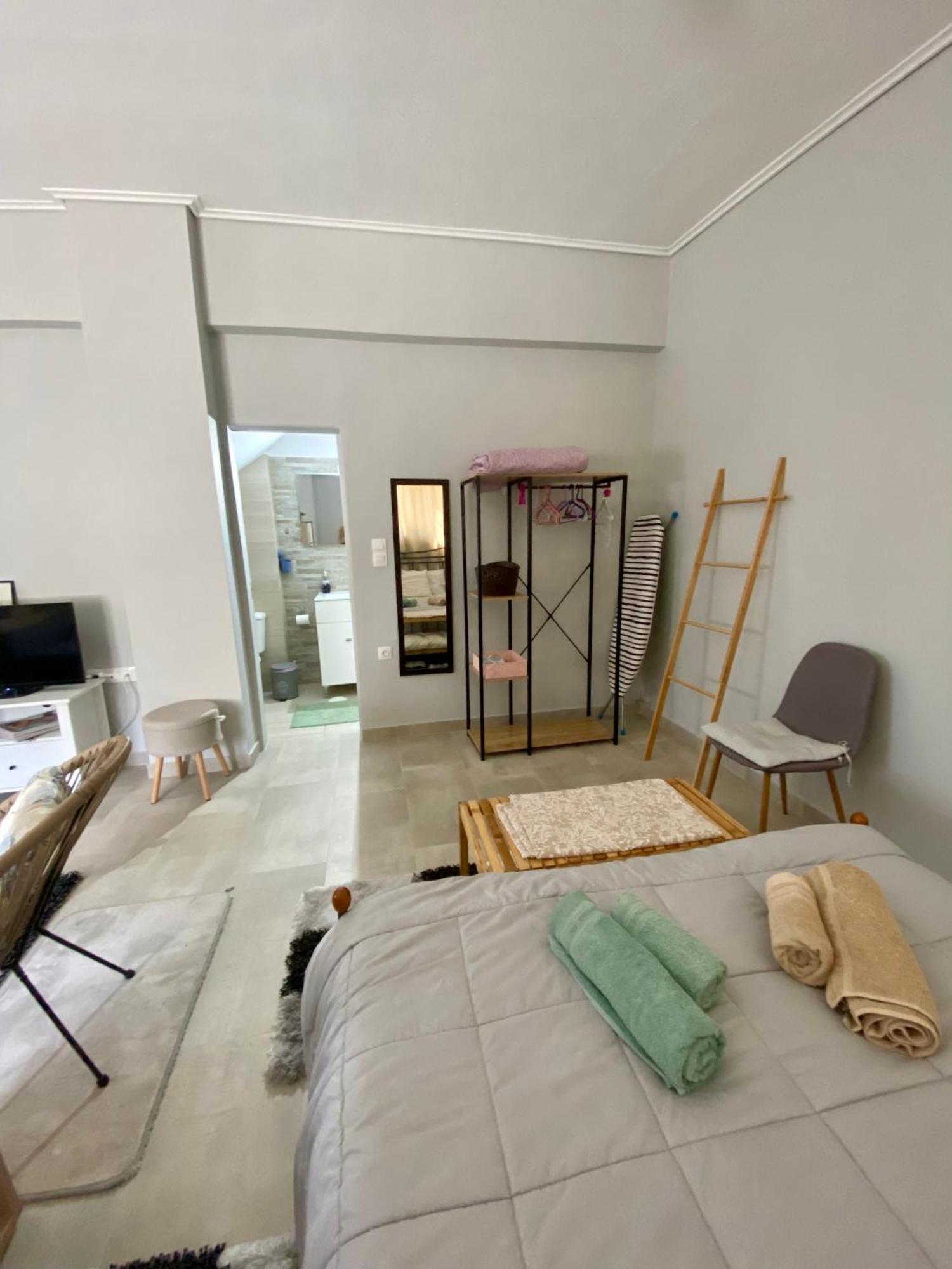 Xrysa'S Central City Apartment Missolonghi Экстерьер фото
